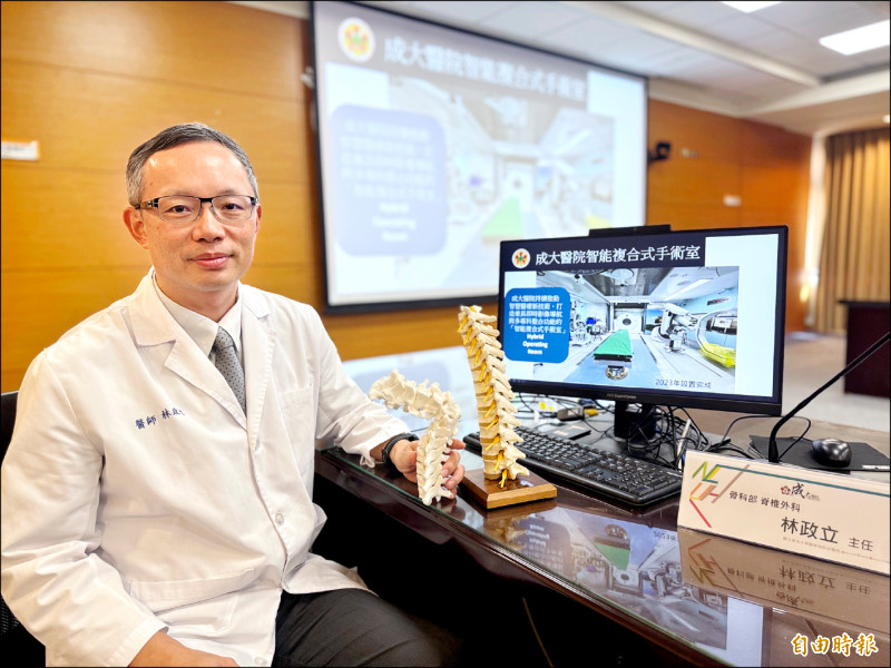 ▲林政立醫師說明為患者治療過程。(記者王俊忠攝) ▲林政立醫師說明為患者治療過程。(記者王俊忠攝)