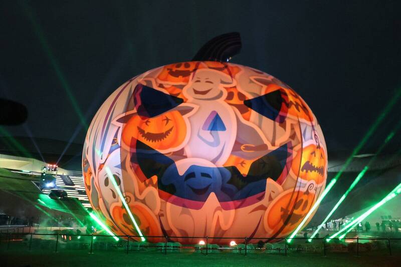 今(31)日為萬聖節,高雄萬聖節展示巨型大南瓜。示意圖。(高雄市教育局提供) 今(31)日為萬聖節,高雄萬聖節展示巨型大南瓜。示意圖。(高雄市教育局提供)