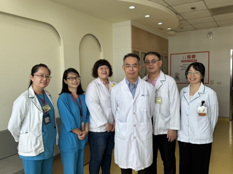 高榮台南分院團隊以「仿家屋」環境,建立急性後期照護整合模式,獲得南區醫療網成果卓越獎。(高榮台南分院提供) 高榮台南分院團隊以「仿家屋」環境,建立急性後期照護整合模式,獲得南區醫療網成果卓越獎。(高榮台南分院提供)