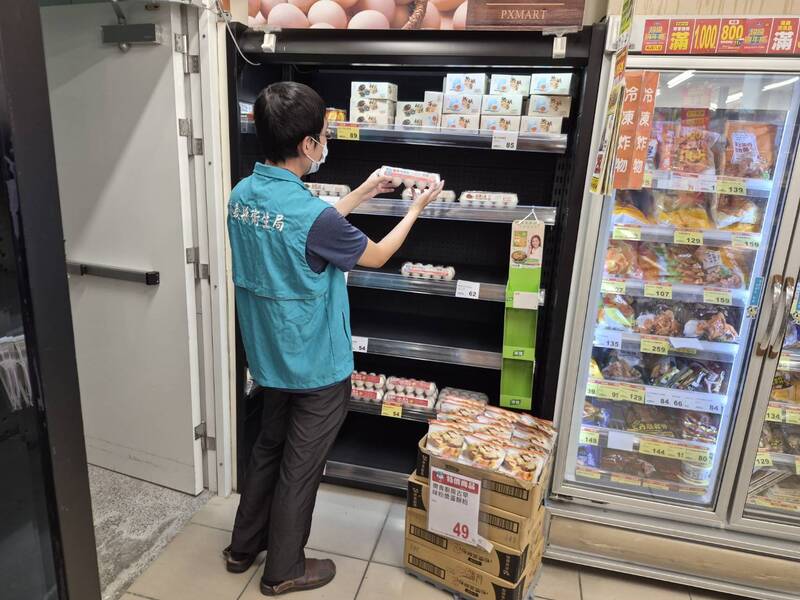 胸腔暨重症醫學科醫師黃軒表示,不必太恐慌,除非你每天吃超過7顆以上且不間斷,才有可能急性中毒。(嘉縣府提供) 胸腔暨重症醫學科醫師黃軒表示,不必太恐慌,除非你每天吃超過7顆以上且不間斷,才有可能急性中毒。(嘉縣府提供)