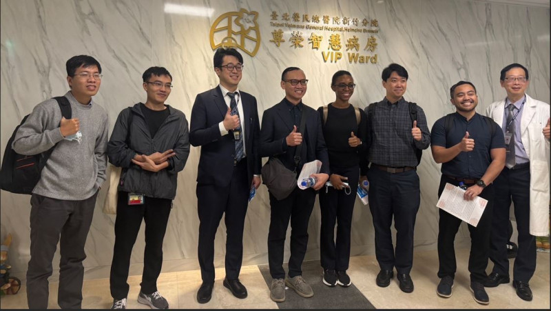 外籍醫師們參訪北榮新竹分院智慧病房。(北榮新竹分院提供) 外籍醫師們參訪北榮新竹分院智慧病房。(北榮新竹分院提供)