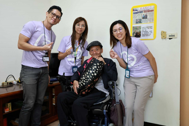 國家工藝獎漆畫家遭洪災 花蓮門諾送暖如天使