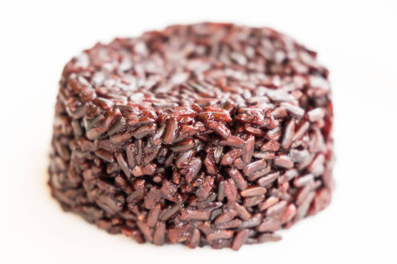 中醫「黑色入腎」說是否正確？營養學博士提醒別隨意進補