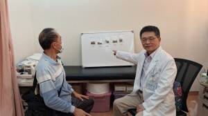 衛福部苗栗醫院中醫科林煥欽醫師解說三九天的藥材特性。(圖由苗栗醫院提供) 衛福部苗栗醫院中醫科林煥欽醫師解說三九天的藥材特性。(圖由苗栗醫院提供)