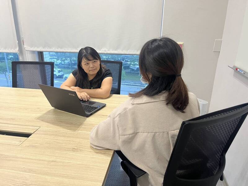 禾馨民權健康管理診所臨場護理師翁昭蓉說明,若發現腎絲球過濾率出現異常,建議不要慌張,靜待複檢。(禾馨提供) 禾馨民權健康管理診所臨場護理師翁昭蓉說明,若發現腎絲球過濾率出現異常,建議不要慌張,靜待複檢。(禾馨提供)