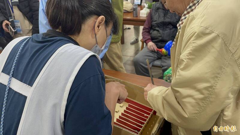 長照3.0以打造社區共融照顧圈為目標,廣布基層社區據點及各類長照服務資源,多元管道支持社區發展。示意圖,圖中人物與內文無關。(資料照,記者林志怡攝) 長照3.0以打造社區共融照顧圈為目標,廣布基層社區據點及各類長照服務資源,多元管道支持社區發展。示意圖,圖中人物與內文無關。(資料照,記者林志怡攝)