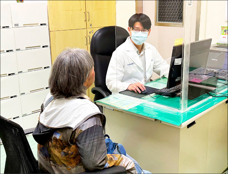 失智長輩突發幻覺 恐是併發譫妄警訊