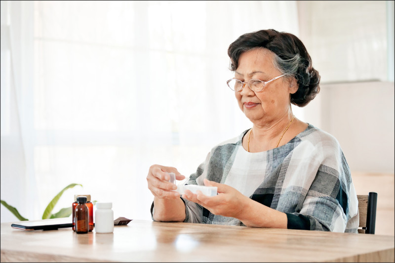 健保慢性病患春節可提早14天領藥九天假期不擔心斷藥