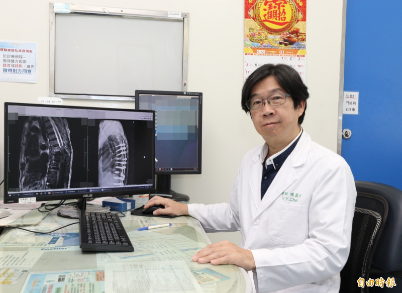 7旬婦胸椎爆裂性骨折雙腳癱瘓 脊椎長節手術助康復