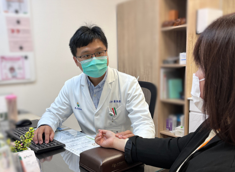 大掃除腰痠落枕了！中醫曝1原則+2拉伸 1分鐘舒緩