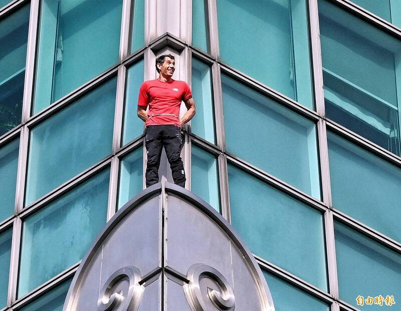 霍諾德徒手攀登101高樓驚人舉動 醫生警告新手勿輕舉妄動
