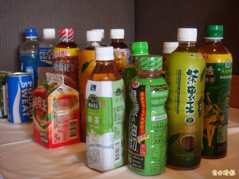 健康網》尾牙一攤接一攤 常見飲料糖量比一比