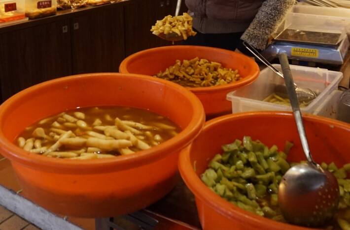 醃製醬菜最傷肝腎,洪永祥診所院長洪永祥呼籲長輩快改掉這些飲食習慣,才能健康呷百二。(資料照) 醃製醬菜最傷肝腎,洪永祥診所院長洪永祥呼籲長輩快改掉這些飲食習慣,才能健康呷百二。(資料照)