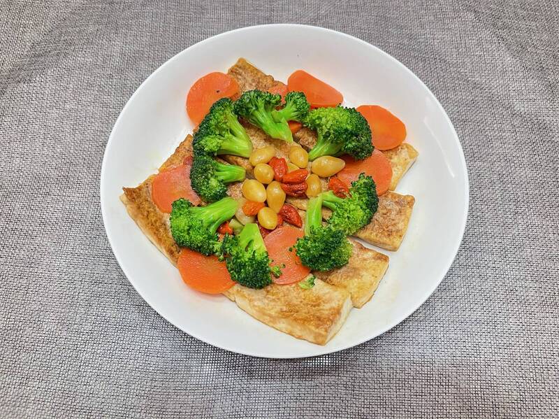 與藥師做朋友》遠離哈啾、揉鼻  時蔬藥膳板豆腐照護過敏兒