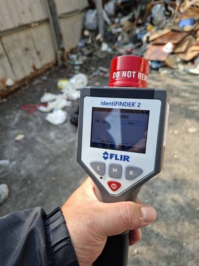 廢棄紙尿布經檢測確認含有鎦-177,醫師指出,該物質為臨床常用的治療性核醫藥物,微量殘留屬正常現象,對一般民眾無健康風險。(核安會提供) 廢棄紙尿布經檢測確認含有鎦-177,醫師指出,該物質為臨床常用的治療性核醫藥物,微量殘留屬正常現象,對一般民眾無健康風險。(核安會提供)