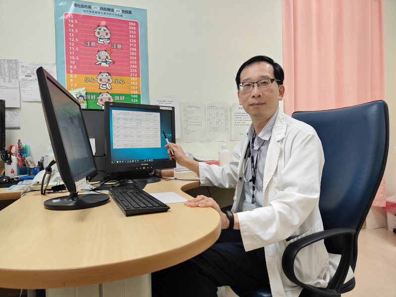 臺北榮總新竹分院副院長黃政斌提醒民眾,’年節飲食要當心,慎防急性腸胃炎脫水後引發急性腎損傷問題。(台北榮總新竹分院提供) 臺北榮總新竹分院副院長黃政斌提醒民眾,’年節飲食要當心,慎防急性腸胃炎脫水後引發急性腎損傷問題。(台北榮總新竹分院提供)