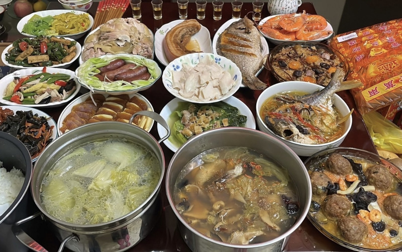 年菜豐富,但要吃得健康。(麻豆新樓醫院提供) 年菜豐富,但要吃得健康。(麻豆新樓醫院提供)