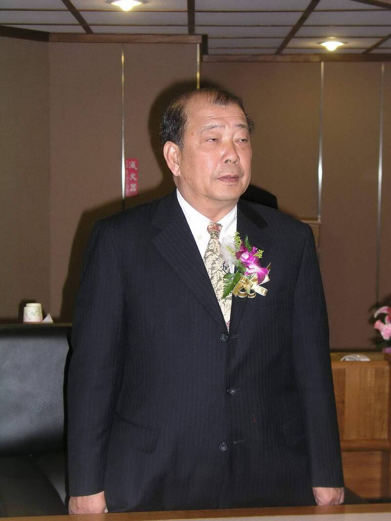 臥床10年的前澎湖縣議長藍俊逸辭世,他當年因騎車自摔傷到腦部後,隔天出現意識不清楚狀態。奇美醫院指出,傷後72小時是很重要的觀察期。圖為他在2006年縣議會留影。(資料照) 臥床10年的前澎湖縣議長藍俊逸辭世,他當年因騎車自摔傷到腦部後,隔天出現意識不清楚狀態。奇美醫院指出,傷後72小時是很重要的觀察期。圖為他在2006年縣議會留影。(資料照)