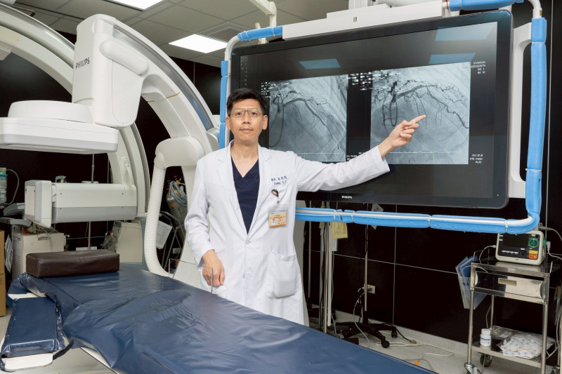 華僑返台健檢揪出3血管全阻塞  醫一次打通3條救命