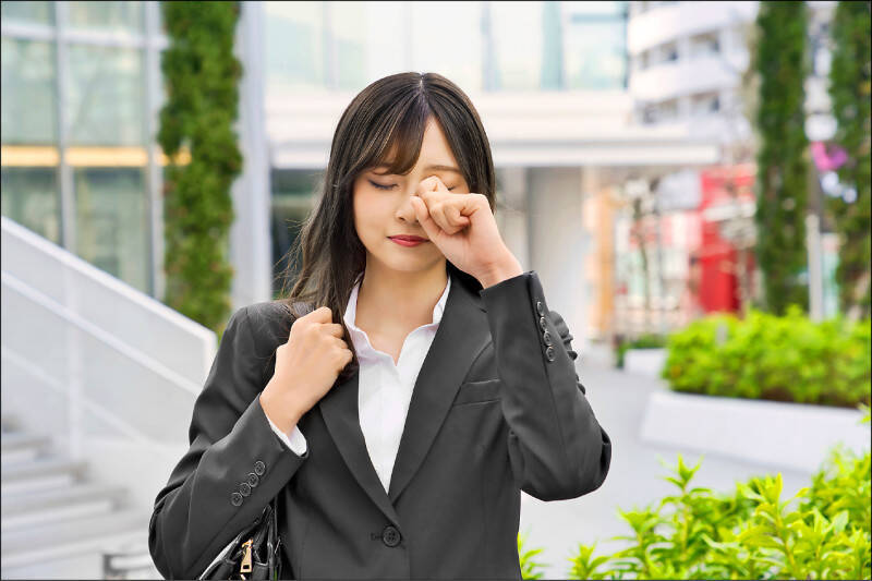健康網》春天一到眼睛紅癢爆發 醫揭過敏性結膜炎差很大
