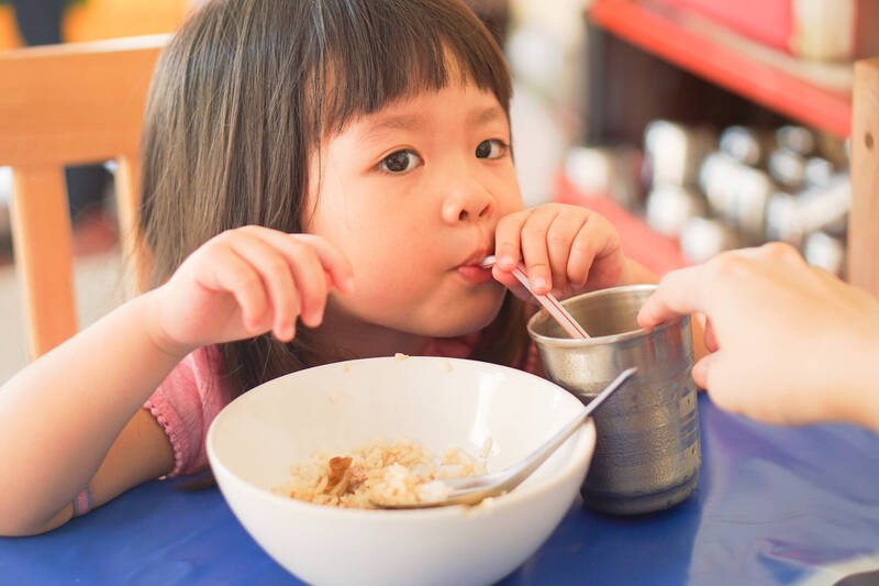 健康網》護眼用喝的 營養師提「護眼橘拿鐵」