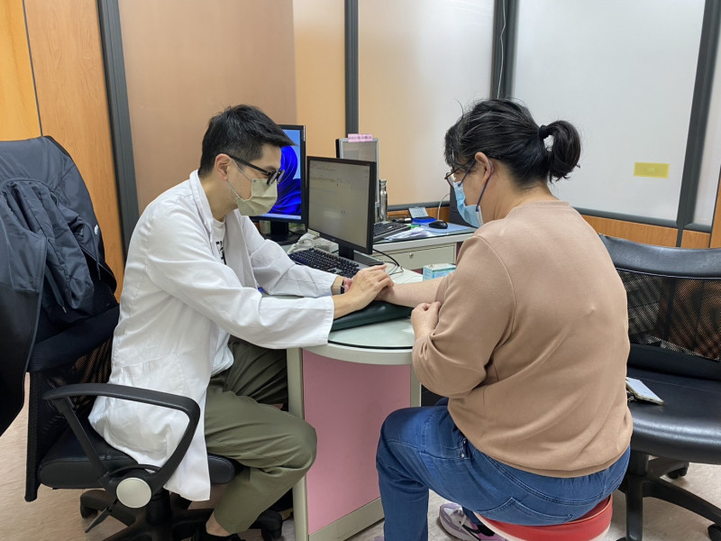 下肢酸麻罹患「不寧腿症候群」 藥物搭配針灸改善病況