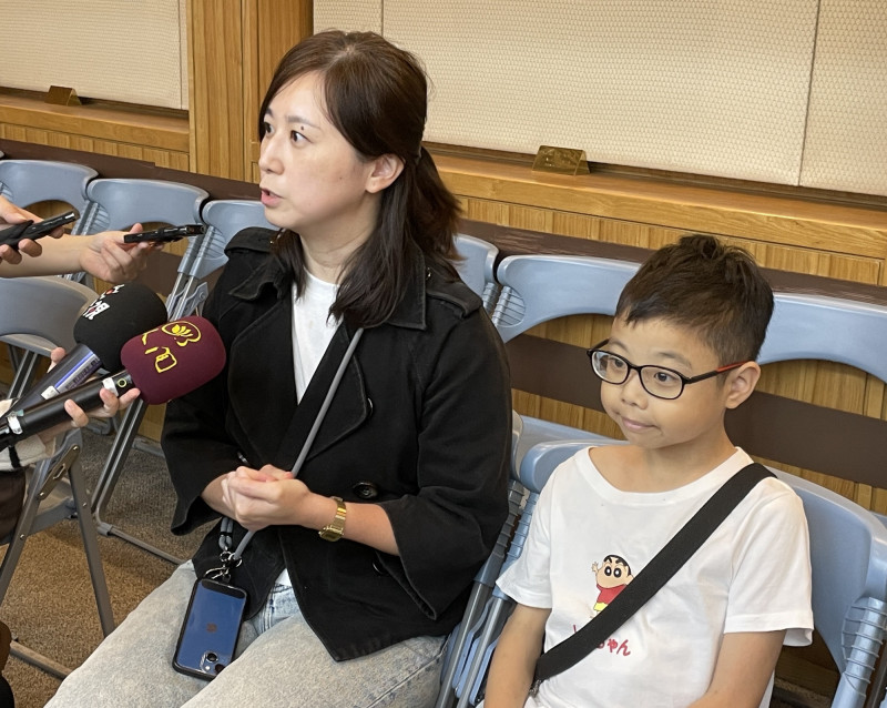 許小弟的媽媽表示，從許小弟4個月大，就和先生準備要捐贈器官給許小弟。（記者羅碧攝）