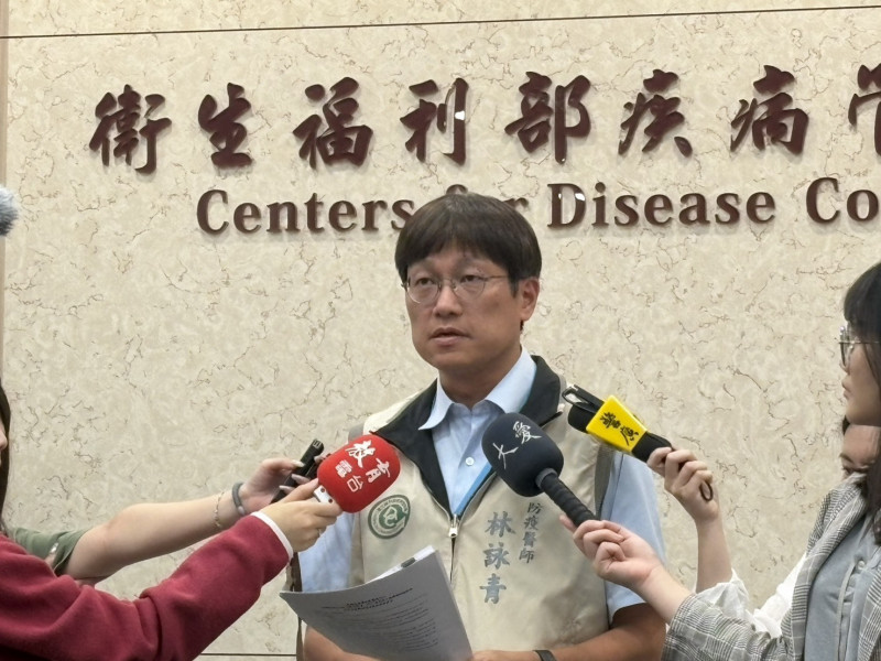 防疫醫師林詠青提醒,紅疹出現是麻疹重要警訊。(記者侯家瑜攝) 防疫醫師林詠青提醒,紅疹出現是麻疹重要警訊。(記者侯家瑜攝)