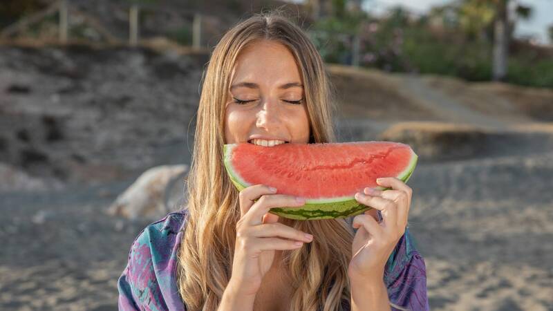 健康網》太陽一曬就怕黑！9種護膚食物吃出內建防曬力