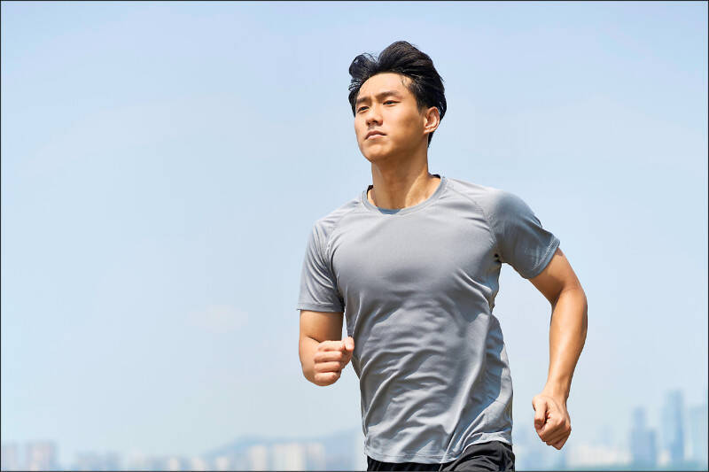 一週只運動一次也能瘦肚子！研究：集中運動效果接近每週3次