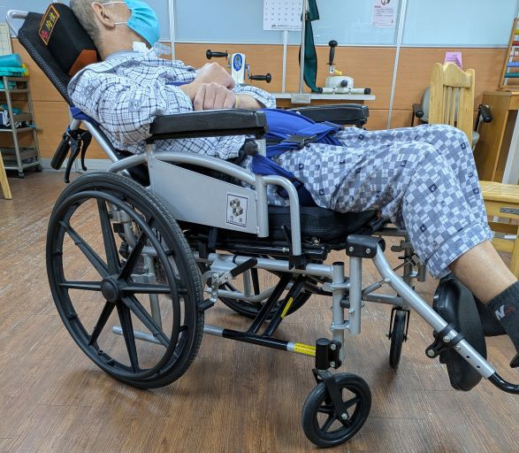 中風長者用錯輪椅骨折 慎選輔具避免二次傷害