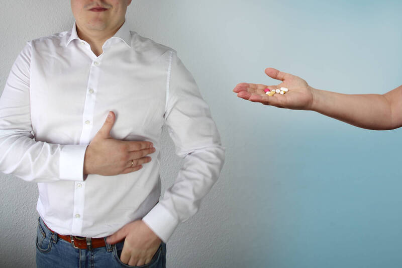 健康網》腰痛是「肌肉痠」還是「結石」醫3招判別