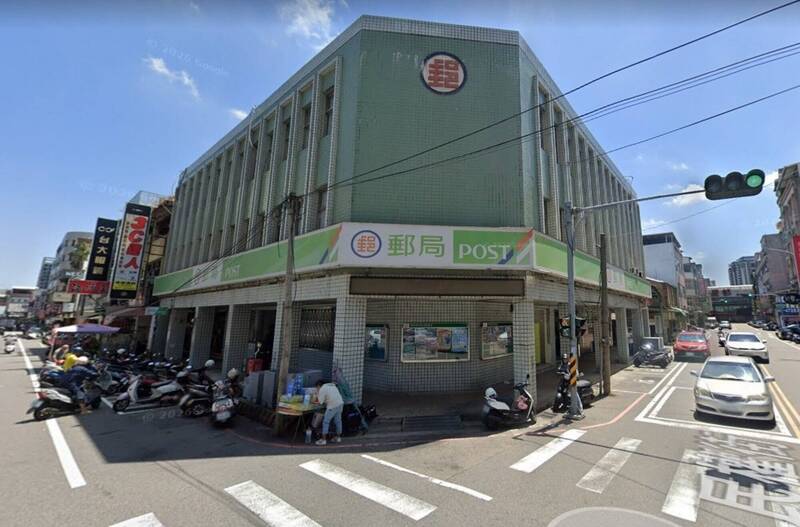竹南郵局。(翻攝google街景) 竹南郵局。(翻攝google街景)