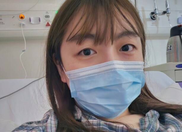 香港前ViuTV主持人施可瑩罹患卵巢癌,癌細胞擴散至盲腸,需切除全子宮保命,正努力對抗病魔。(香港星島日報) 香港前ViuTV主持人施可瑩罹患卵巢癌,癌細胞擴散至盲腸,需切除全子宮保命,正努力對抗病魔。(香港星島日報)
