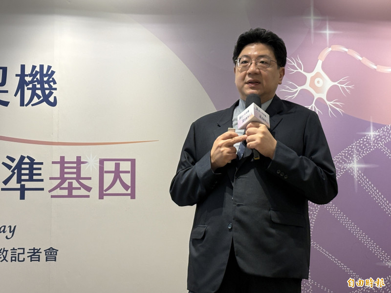 李宜中強調,以往認為漸凍症是無法接觸的,但現在可以找到原因,就有希望攻克,病友在現在這個時刻,比過去100年以來的患者都更有希望。(記者林志怡攝) 李宜中強調,以往認為漸凍症是無法接觸的,但現在可以找到原因,就有希望攻克,病友在現在這個時刻,比過去100年以來的患者都更有希望。(記者林志怡攝)