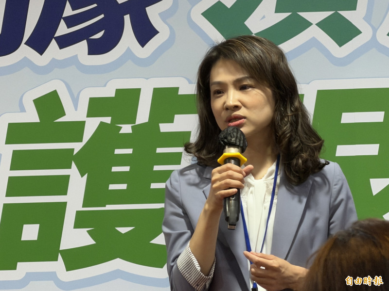 國健署長沈靜芬提醒,兒童視力要從小留意,應盡量避免讓孩子太早接觸3C產品。(記者羅碧攝) 國健署長沈靜芬提醒,兒童視力要從小留意,應盡量避免讓孩子太早接觸3C產品。(記者羅碧攝)