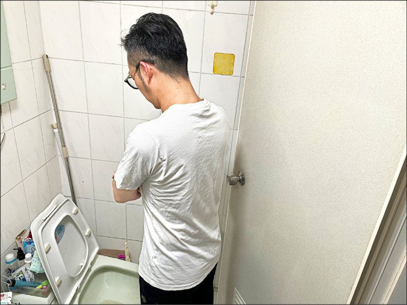 ▲小便後,發現尿液泡泡多,先別慌;圖為情境照,圖中人物與本文無關。(照片提供/泌尿科醫師王志仁) ▲小便後,發現尿液泡泡多,先別慌;圖為情境照,圖中人物與本文無關。(照片提供/泌尿科醫師王志仁)