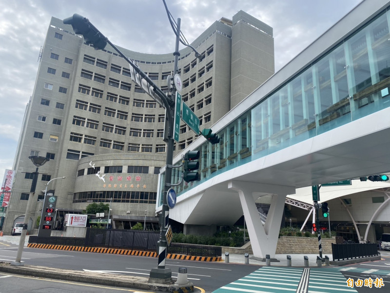 全台醫中最低自費率！胸腔外科醫師平均月薪衝上157萬元翻近3倍