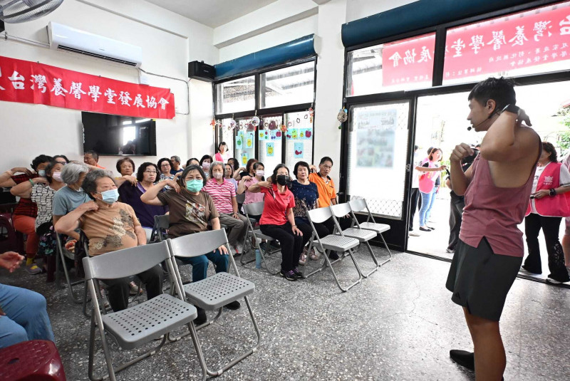 退休後不要悶在家!彰化縣381處社交新天地啟用 防失智緩老化