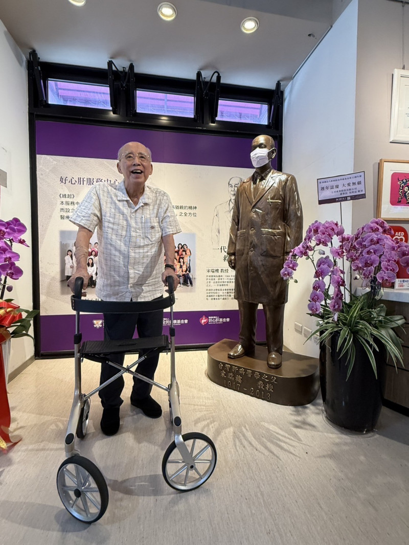 出席活動不慎跌倒 吳伯雄今赴肝基會報平安