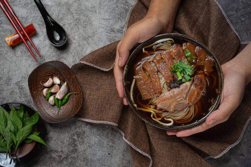 健康網》Joeman引牛肉麵風波 高油脂釀胃酸逆流
