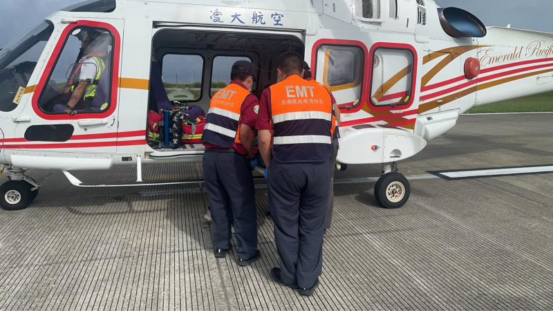 救人如救火 與時間賽跑 澎湖空中後送冒豪大雨完成