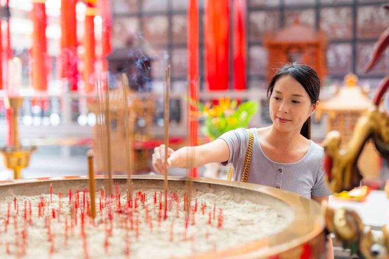 健康網》中元普度注意！寶寶吸到線香 研究：恐影響肺功能