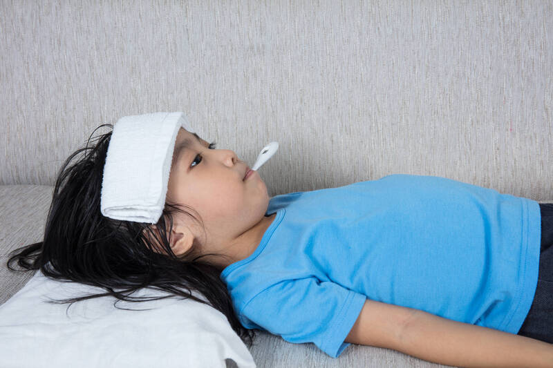 健康網》孩子「發燒」是什麼病 專家提醒：先想想4事