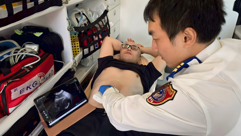 心梗生死一瞬! 台中救護員「心電圖判讀」有一套 榮膺金心獎