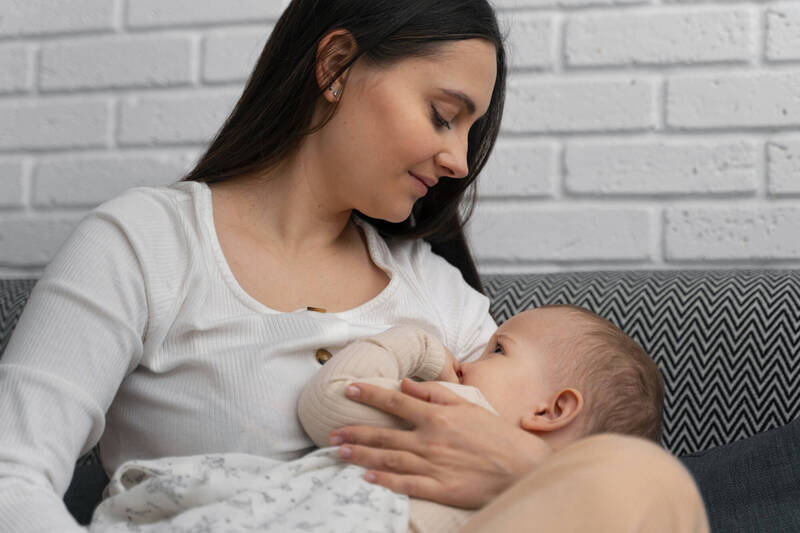 子曰論健康》孕婦別焦慮奶水不夠！ 醫揭母乳3大好處