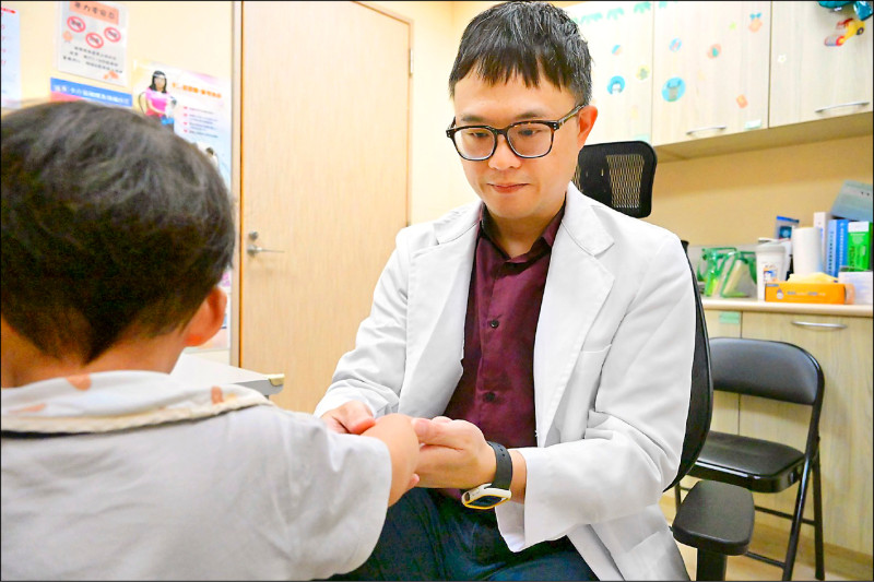 綠膿桿菌入侵 小一女童乳頭「幾乎被吃光」