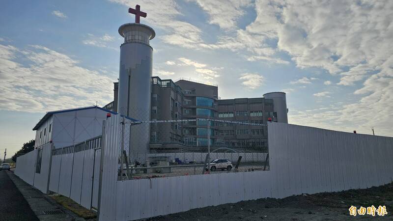 彰基鹿東醫院又架圍籬 蓋「喜福大樓」功用曝光