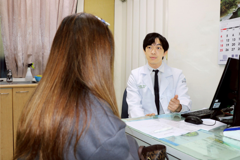 不是胃炎！婦女連續上腹痛 竟是「急性膽囊炎」緊急切除膽囊