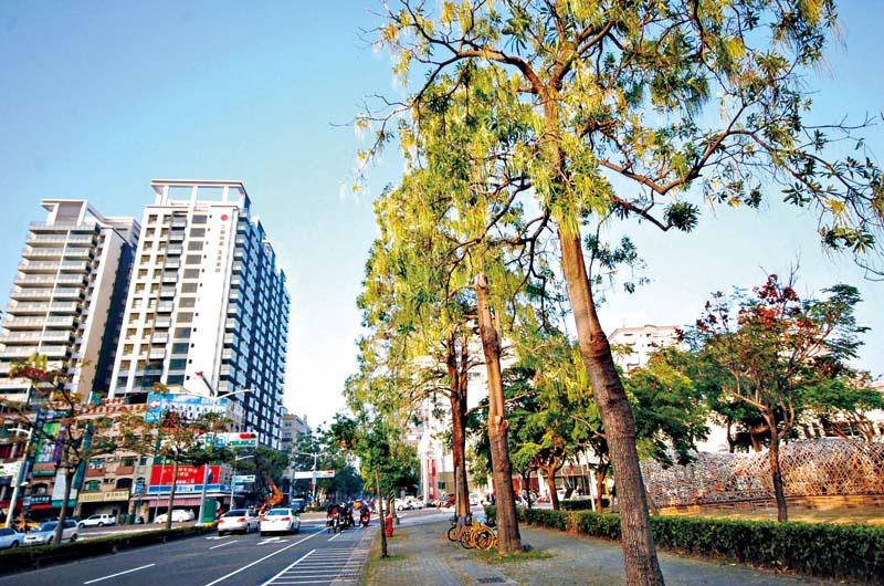 三發地產集團在高雄陸續推出多棟高質感住宅大樓，堅持美感與細節，即將公開的光華路「三發晶沙」新成屋大樓案，去化表現亮眼。